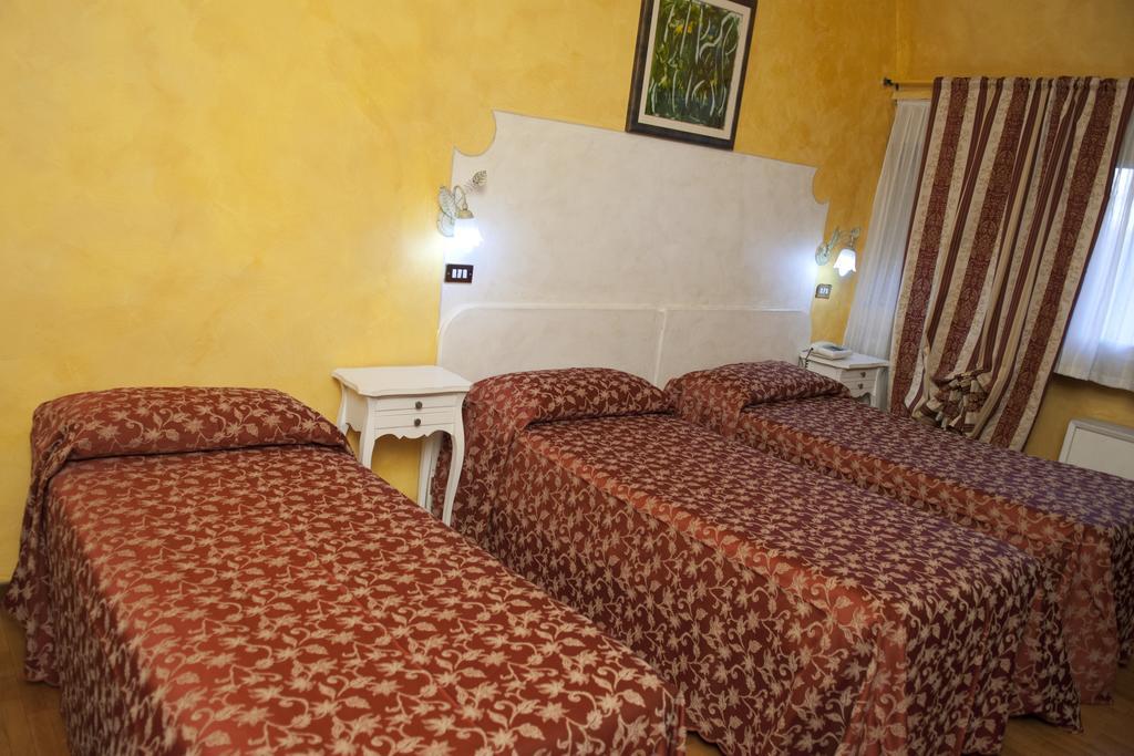 Ai Ronchi Motor Hotel Brescia Exteriör bild