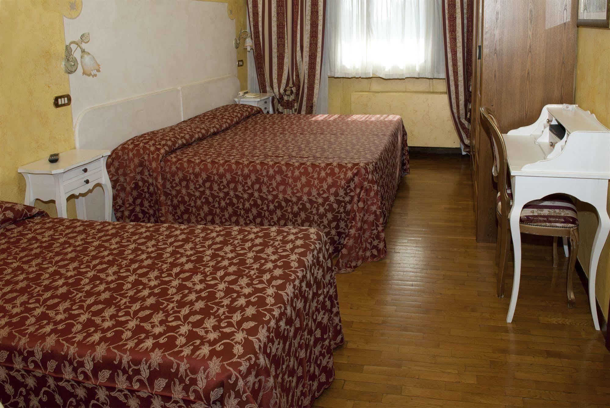 Ai Ronchi Motor Hotel Brescia Exteriör bild