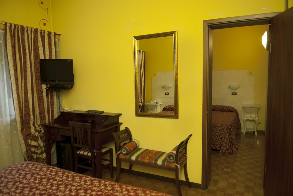 Ai Ronchi Motor Hotel Brescia Rum bild